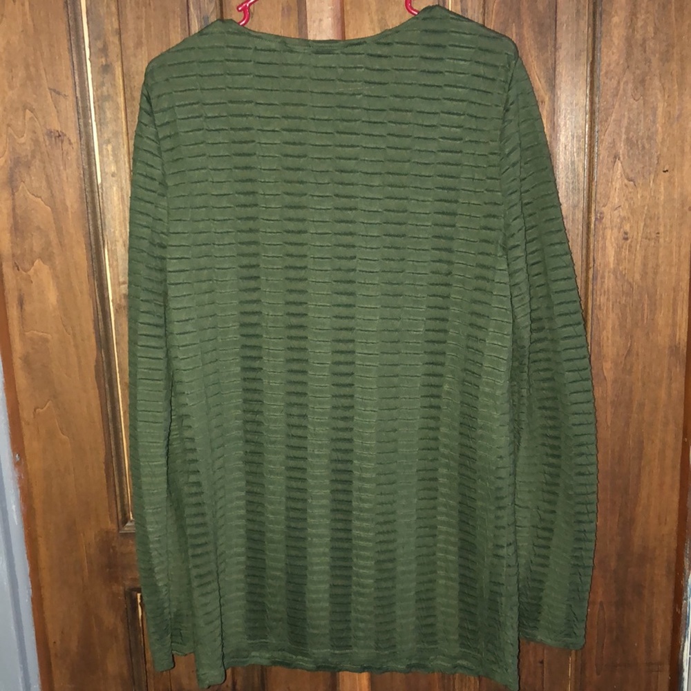 Two twenty collection woman’s size Medium dark green long sleeves - Picture 3 of 3